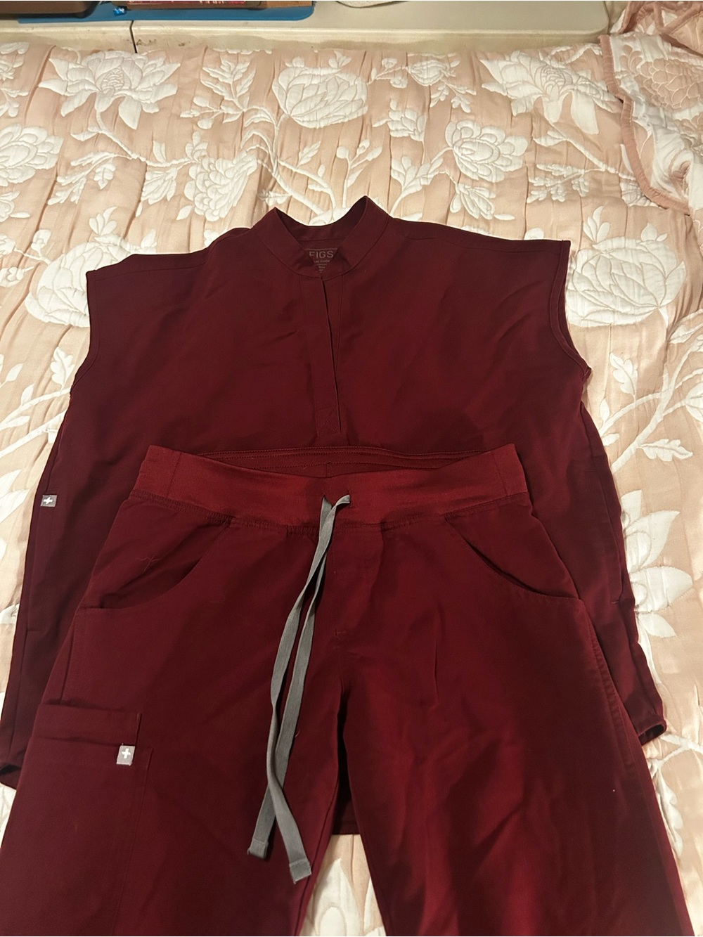 Figs Women's Burgundy Scrub Set